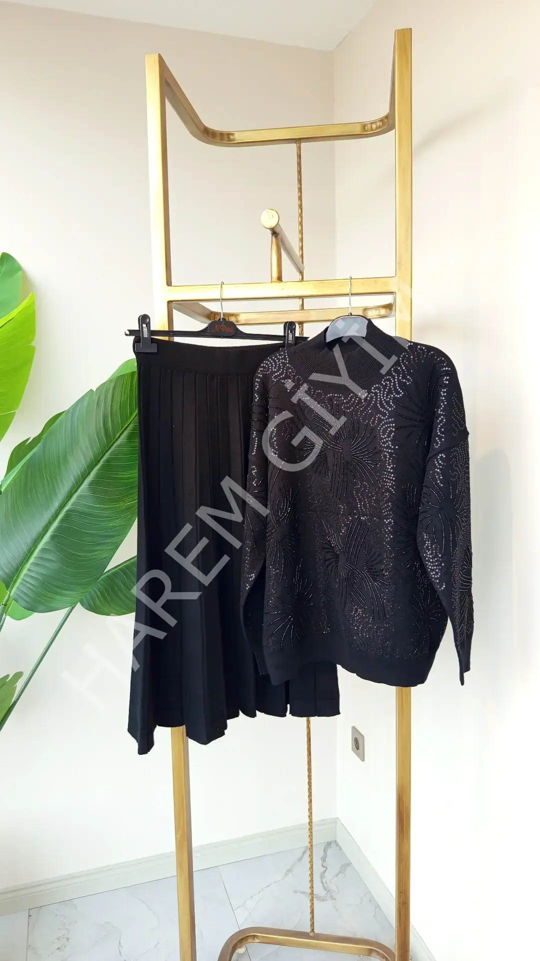 ON FASHION PAYET İŞLEMELİ KAZAK