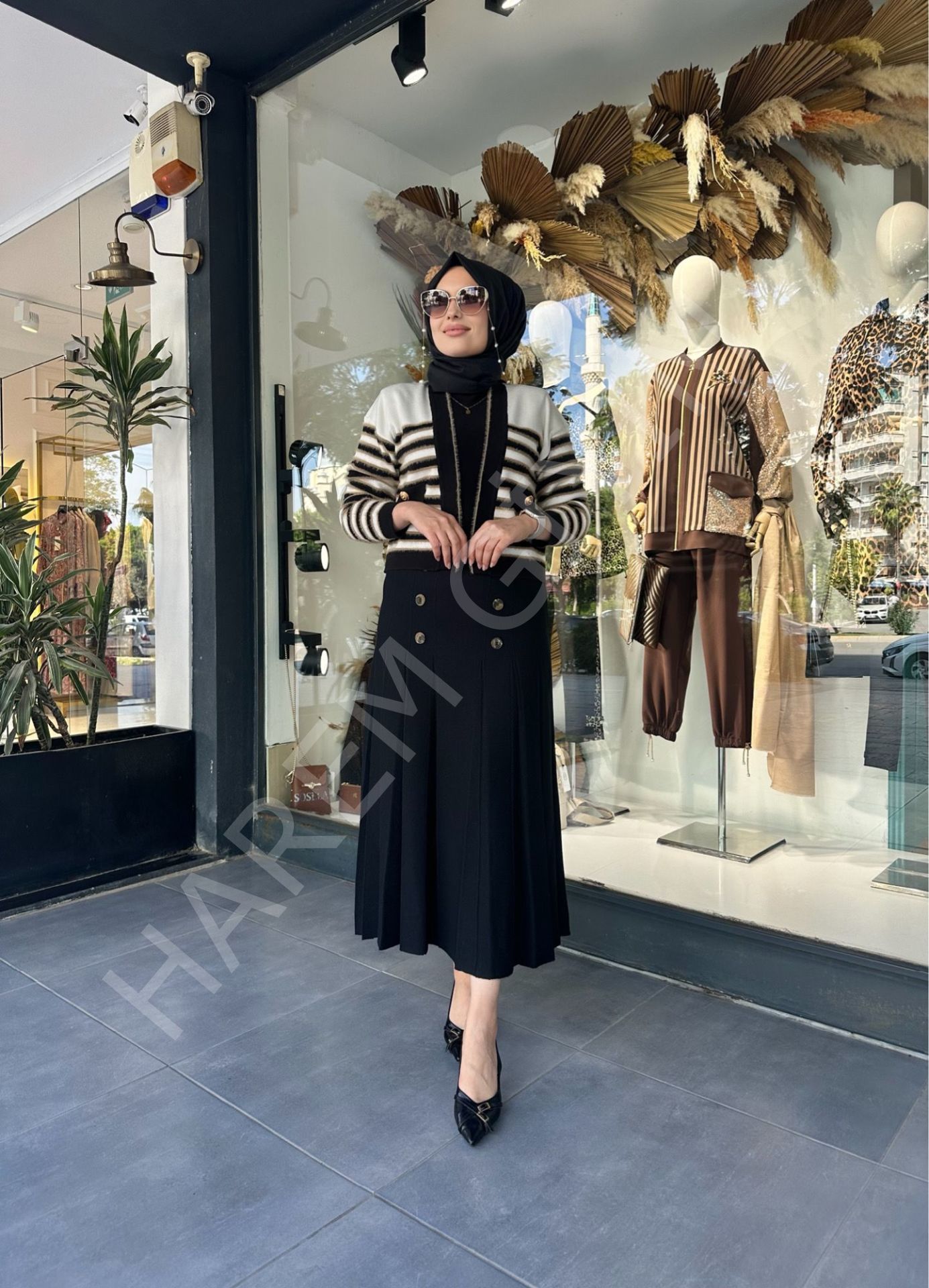 ON TRIKO ÇİZGİLİ HIRKA
