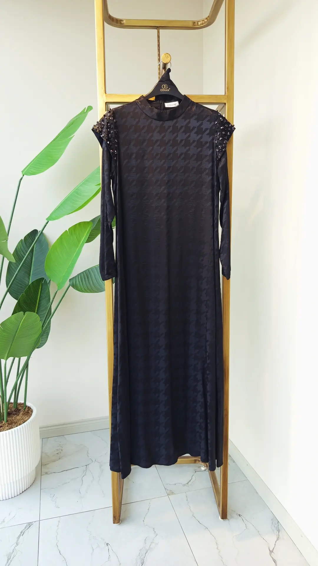 ORHAN OMUZU TAŞ DETAY ELBİSE