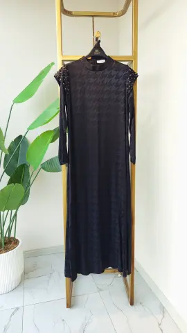 ORHAN OMUZU TAŞ DETAY ELBİSE