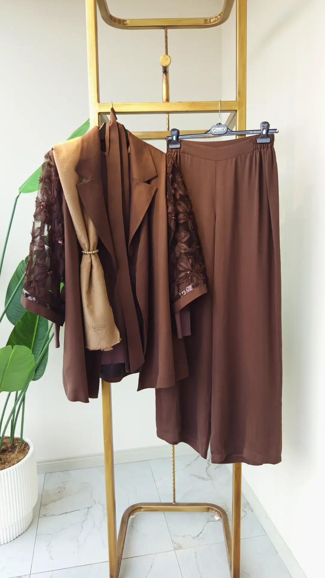 GAZELLA ÜÇLÜ KOLLARI ÇİÇEKLİ TAKIM