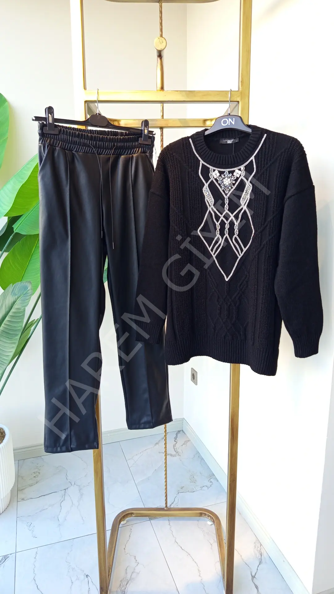 MY312 ÖNÜ TAŞ İŞLEME KAZAK