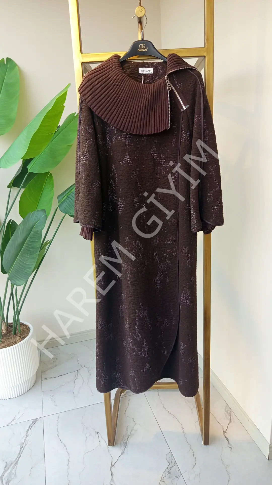 ORHAN RİBANALI GENİŞ YAKA KAP