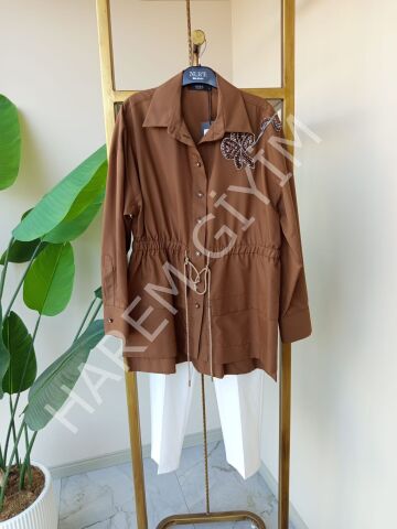 NUR'E TAŞ İŞLEMELİ GÖMLEK