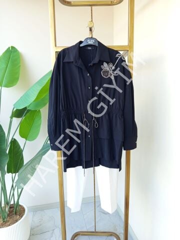 NUR'E TAŞ İŞLEMELİ GÖMLEK