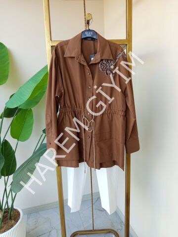 NUR'E TAŞ İŞLEMELİ GÖMLEK