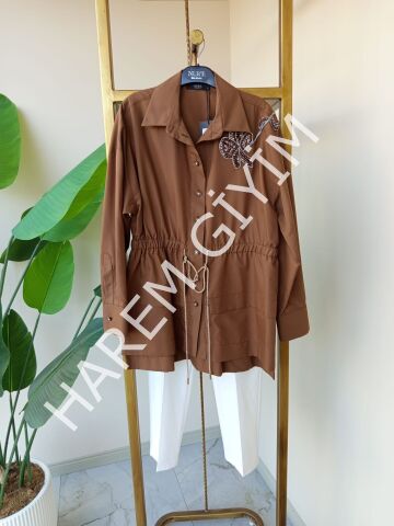 NUR'E TAŞ İŞLEMELİ GÖMLEK