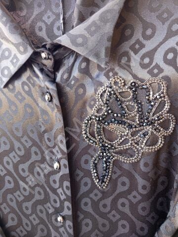 NUR'E OTRİŞLİ JAKARLI SİYAH ELBİSE