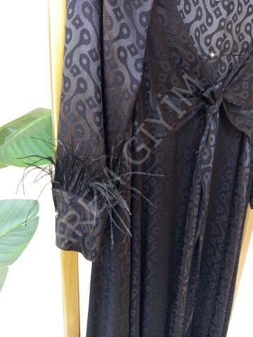 NUR'E OTRİŞLİ JAKARLI SİYAH ELBİSE