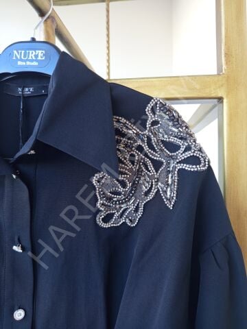 NUR'E KEMERLİ GÖMLEK