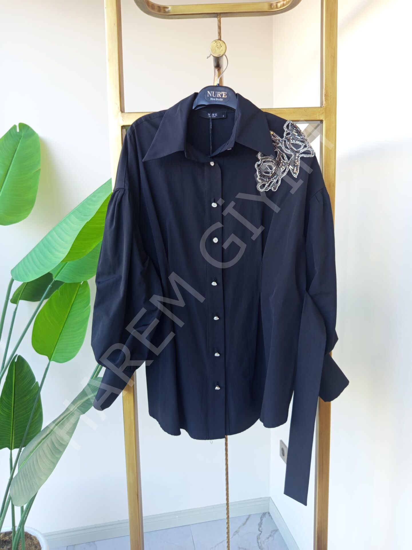 NUR'E KEMERLİ GÖMLEK