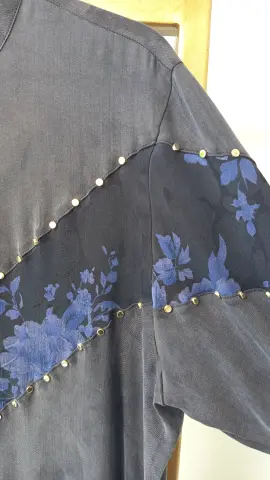 PUREVA ÇAPRAZ ÇİÇEK GARNİLİ İPEK ELBİSE