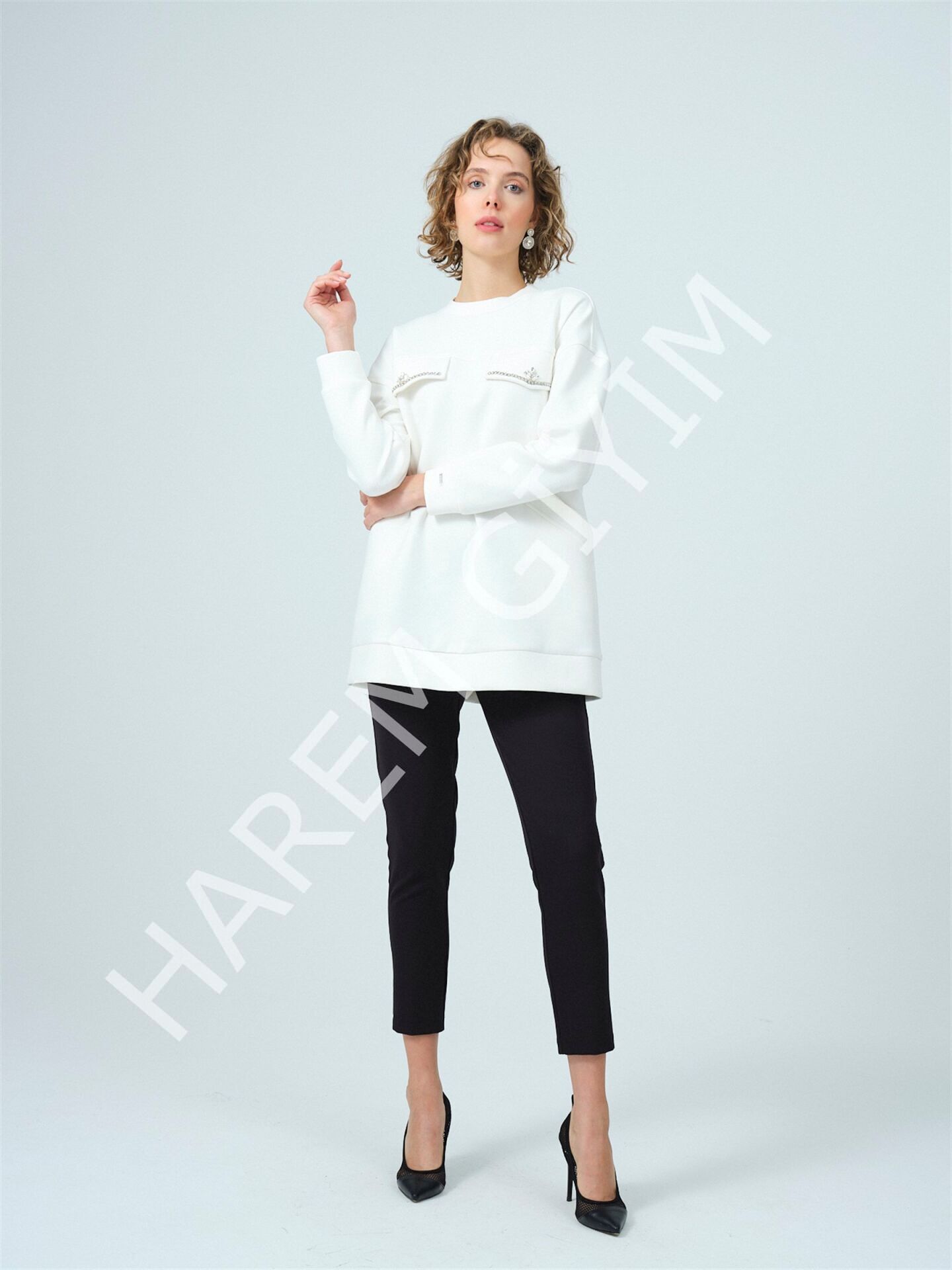 MOODBASIC TAŞ DETAYLI SWEATSHIRT